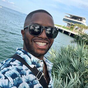 Meet your Posher, Guy